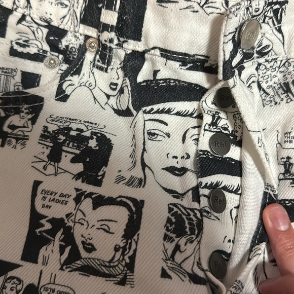 Reformation newsprint jeans —27 - Picture 5 of 5